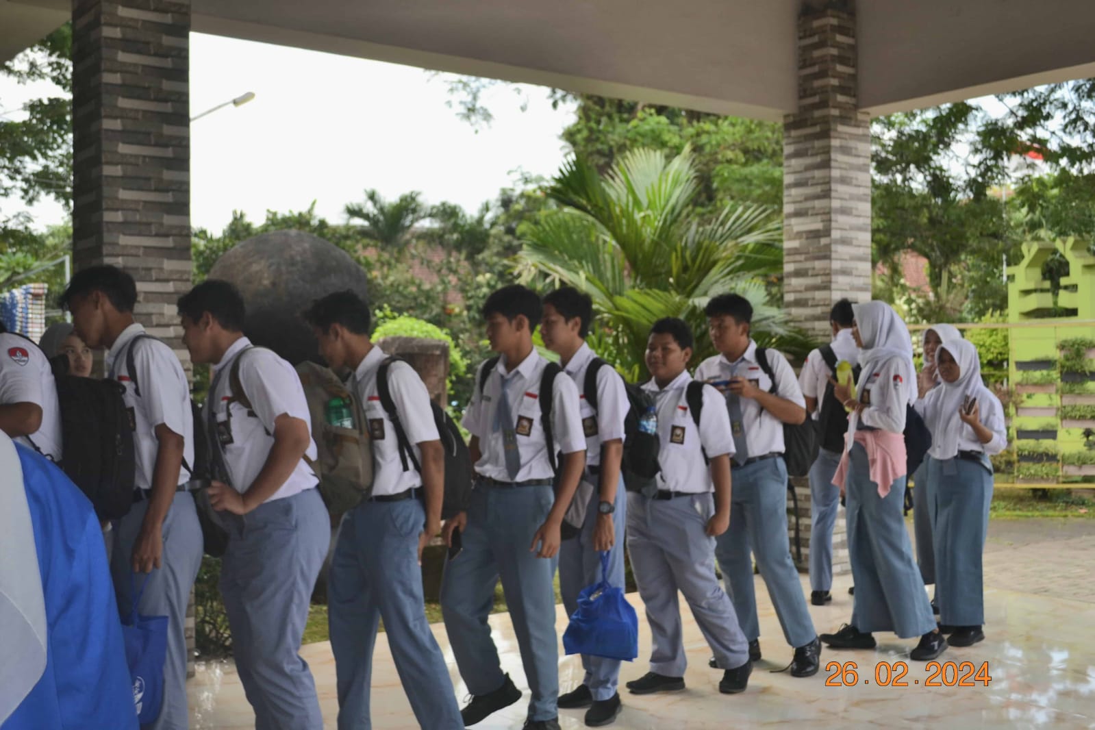 Open Gate Peserta dan Pembagian Snack Day 2